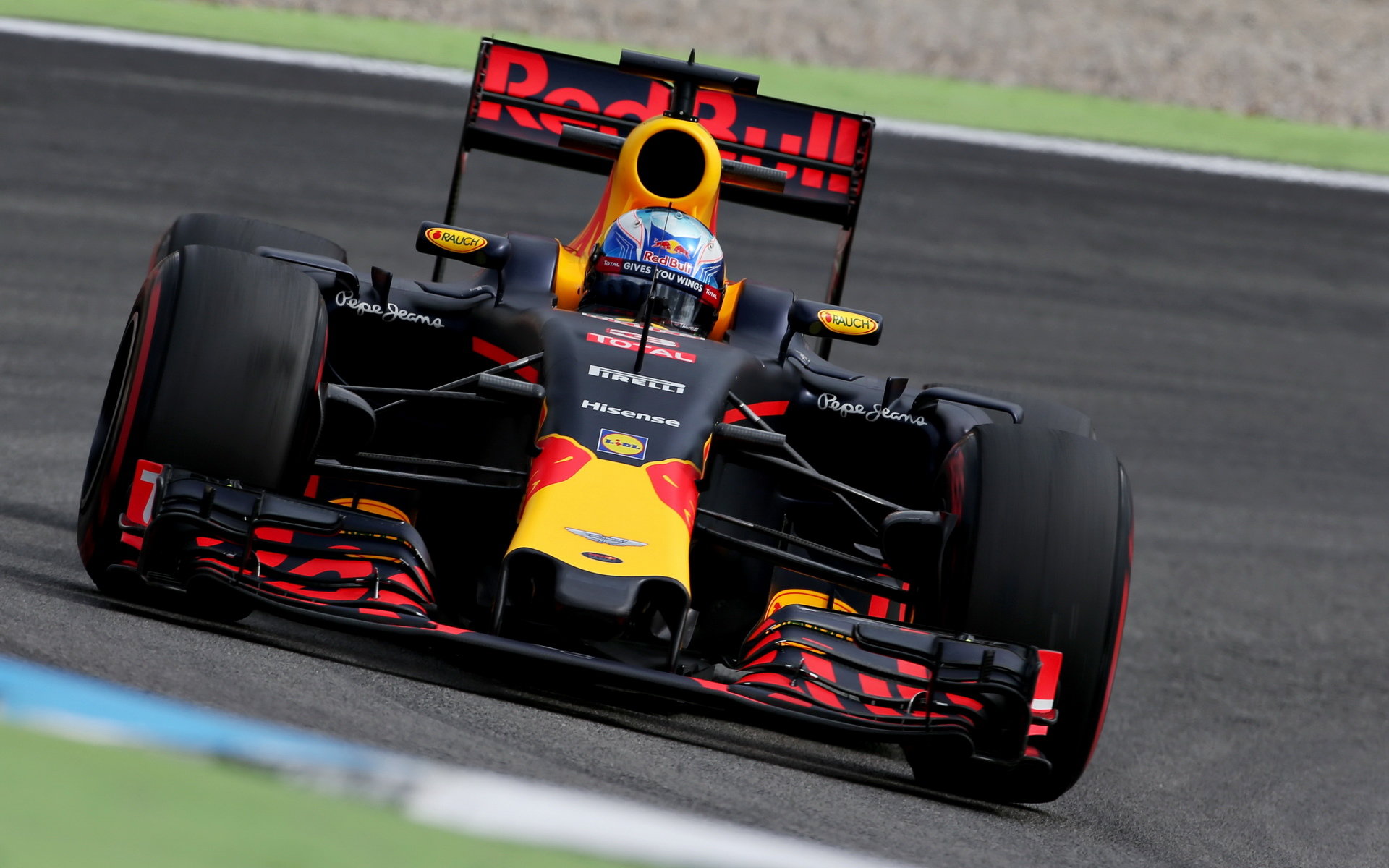 Příchod nového týmového kolegy donutil Daniela Ricciarda ke zlepšení svých výkonů