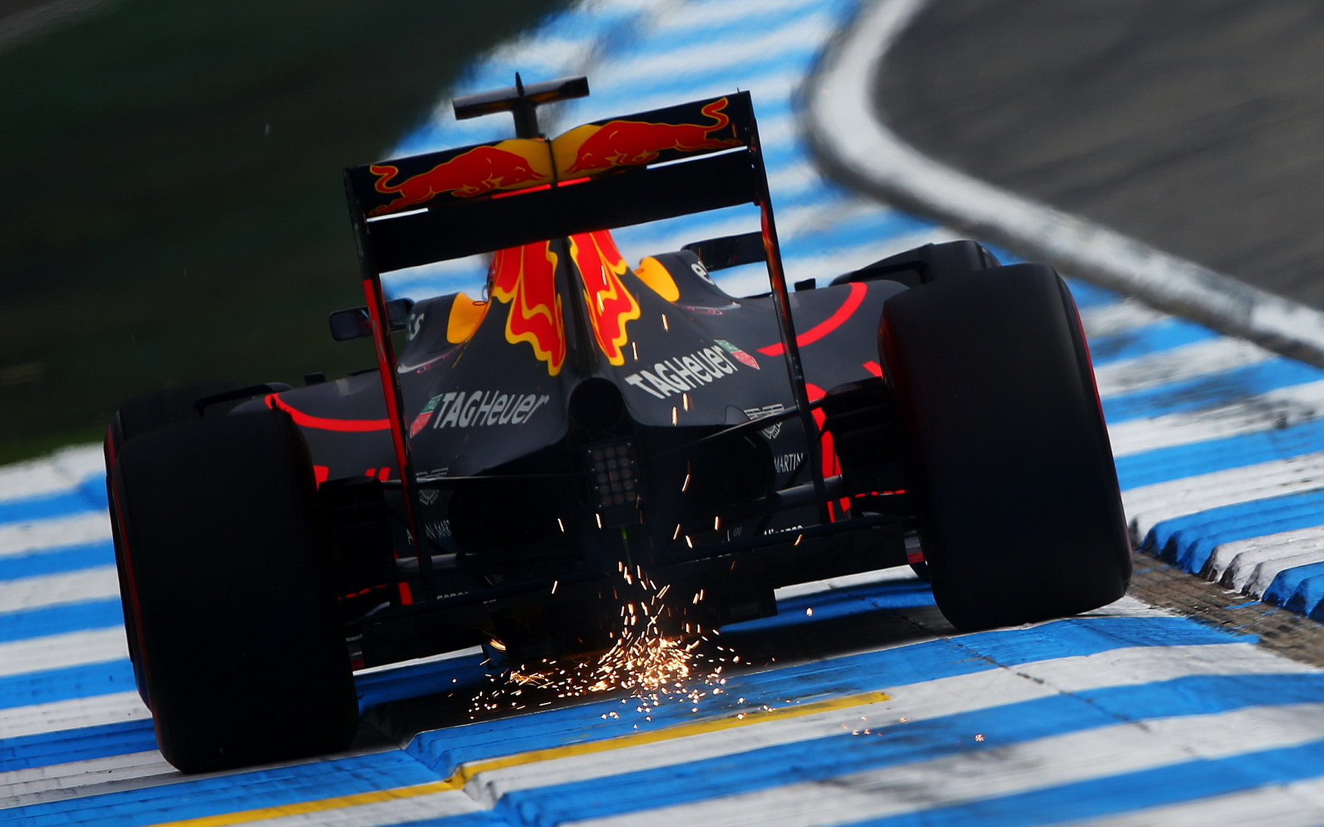 Daniel Ricciardo v pátečním tréninku v Německu