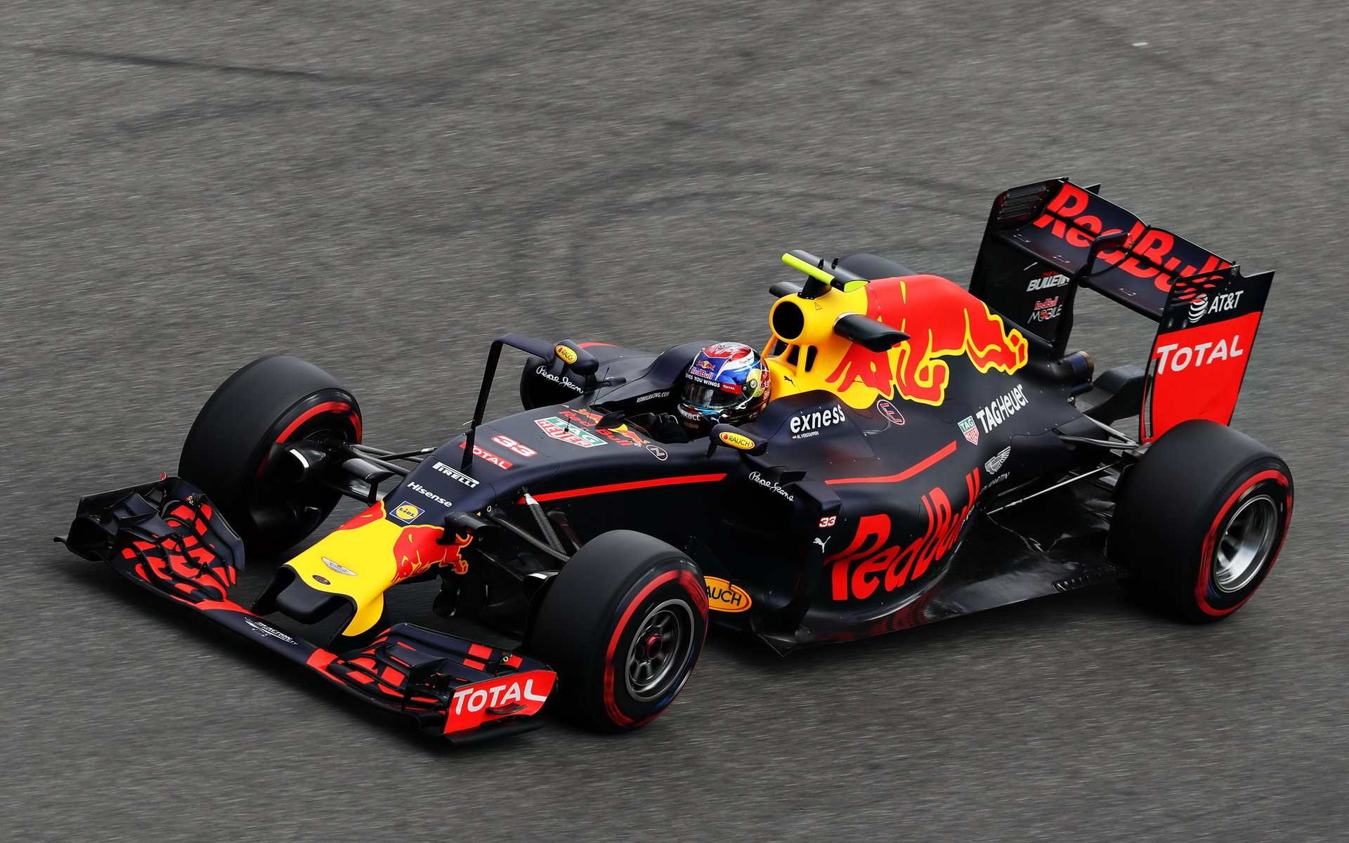 Může Red Bull ve druhé polovině sezony vyzývat Mercedesy?