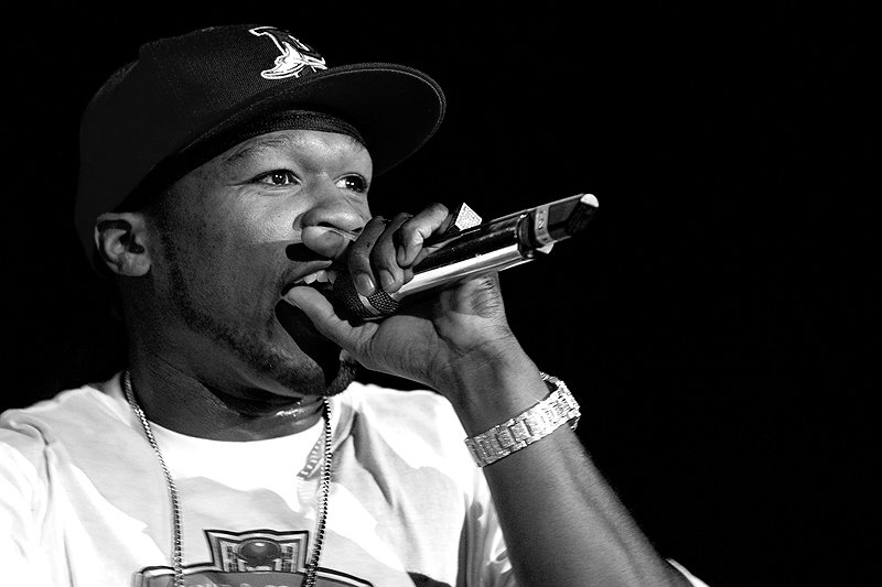 Dovedete si představit rappera známého pod přezdívkou 50 Cent jako moderátora Top Gearu?