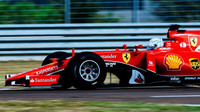 Sebastian Vettel při testu nových pneumatik ve Fioranu