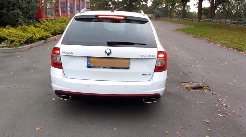 Škoda Octavia RS TDI s umělým generátorem zvuku.