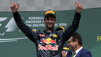 Daniel Ricciardo na pódiu po závodě v Německu