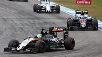 Nico Hülkenberg a Jenson Button v závodě v Německu