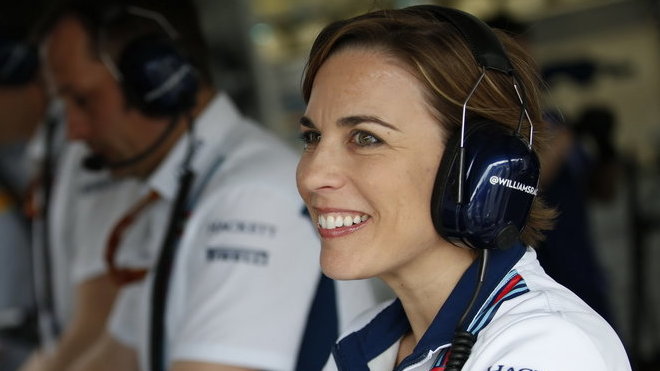 Claire Williamsová statečně čelila dotazům svých  mužský kolegů z padoku F1