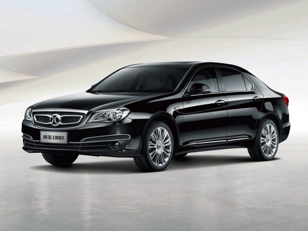 Čínská automobilka BAIC koupila platformu Mercedesu, na snímku sedan Senova D80.