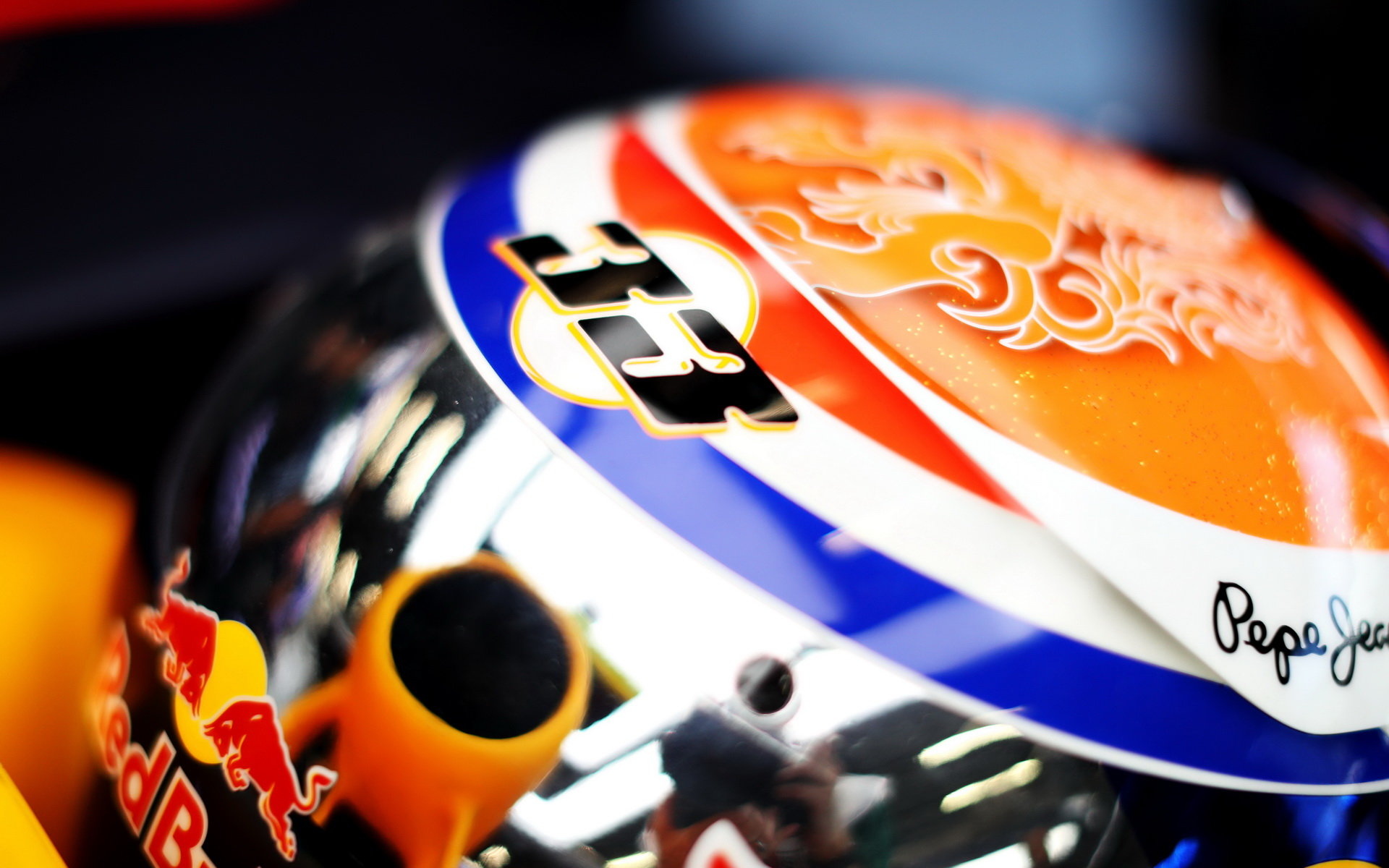 Nový design přilby Maxe Verstappena v kvalifikaci v Belgii