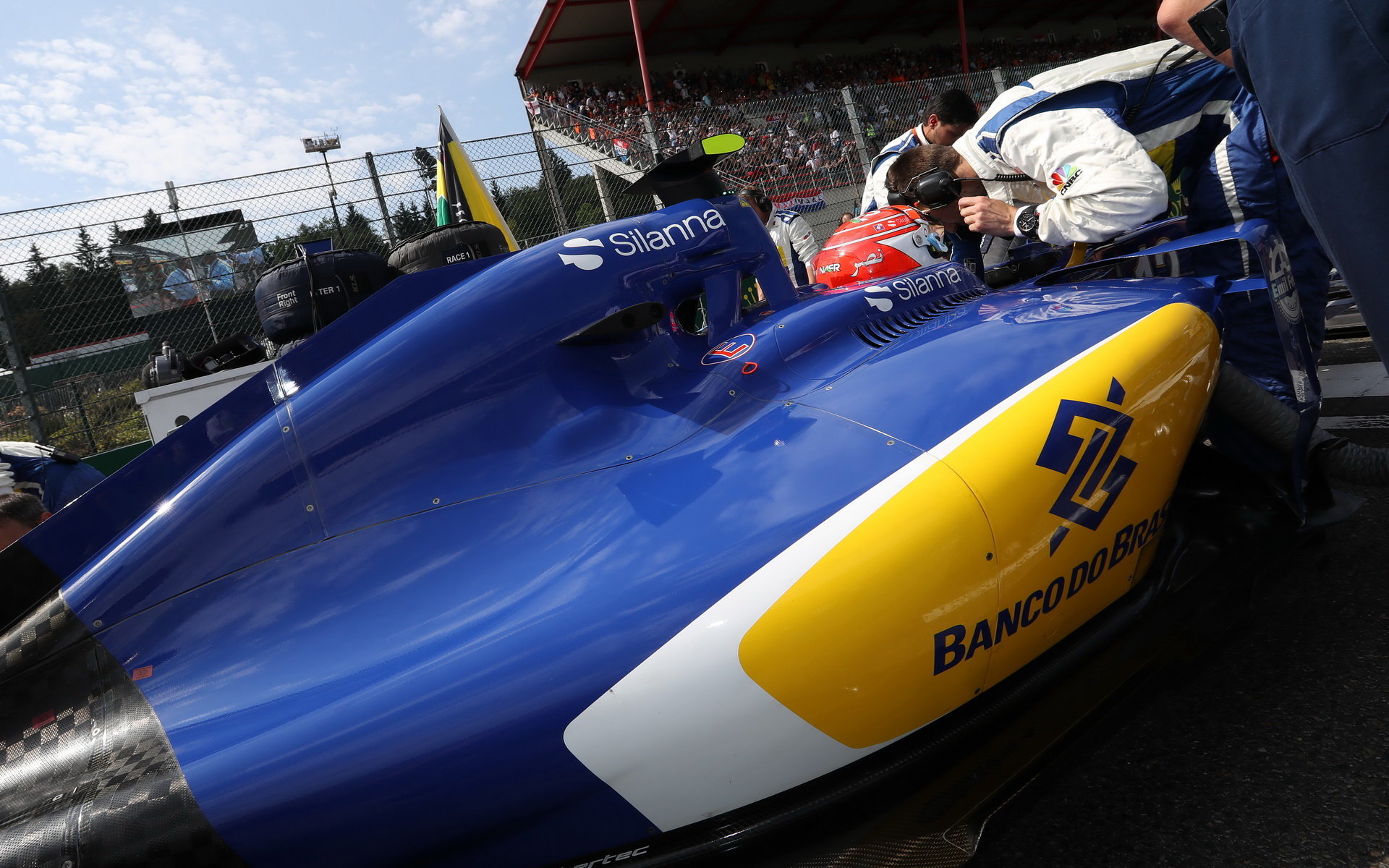 Felipe Nasr před závodem v Belgii