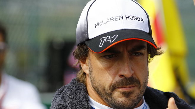 Fernando Alonso podle Lewise Hamiltona přemýšlí o konci své kariéry v F1