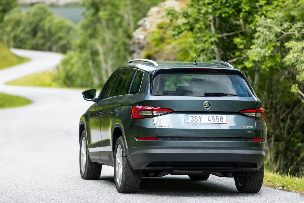 Škoda Kodiaq se představuje oficiálně, má pět motorů i několik unikátních prvků.