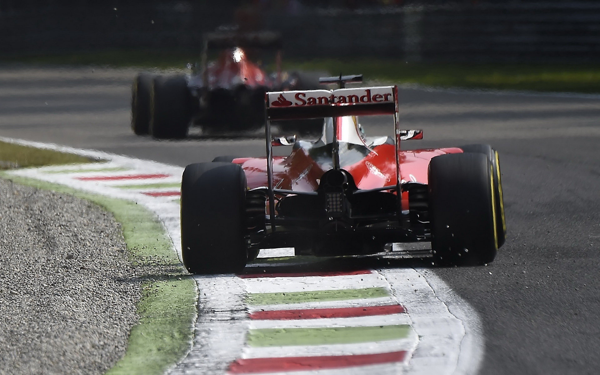 Ferrari věří, že výkonnostně opět předčí Red Bull, ztráta na něj už je ale obrovská