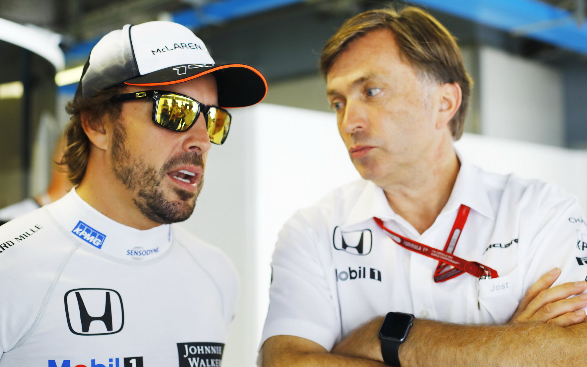 Jost Capito (vpravo) nastoupil do funkce v září - zůstane u McLarenu po odchodu Dennise?
