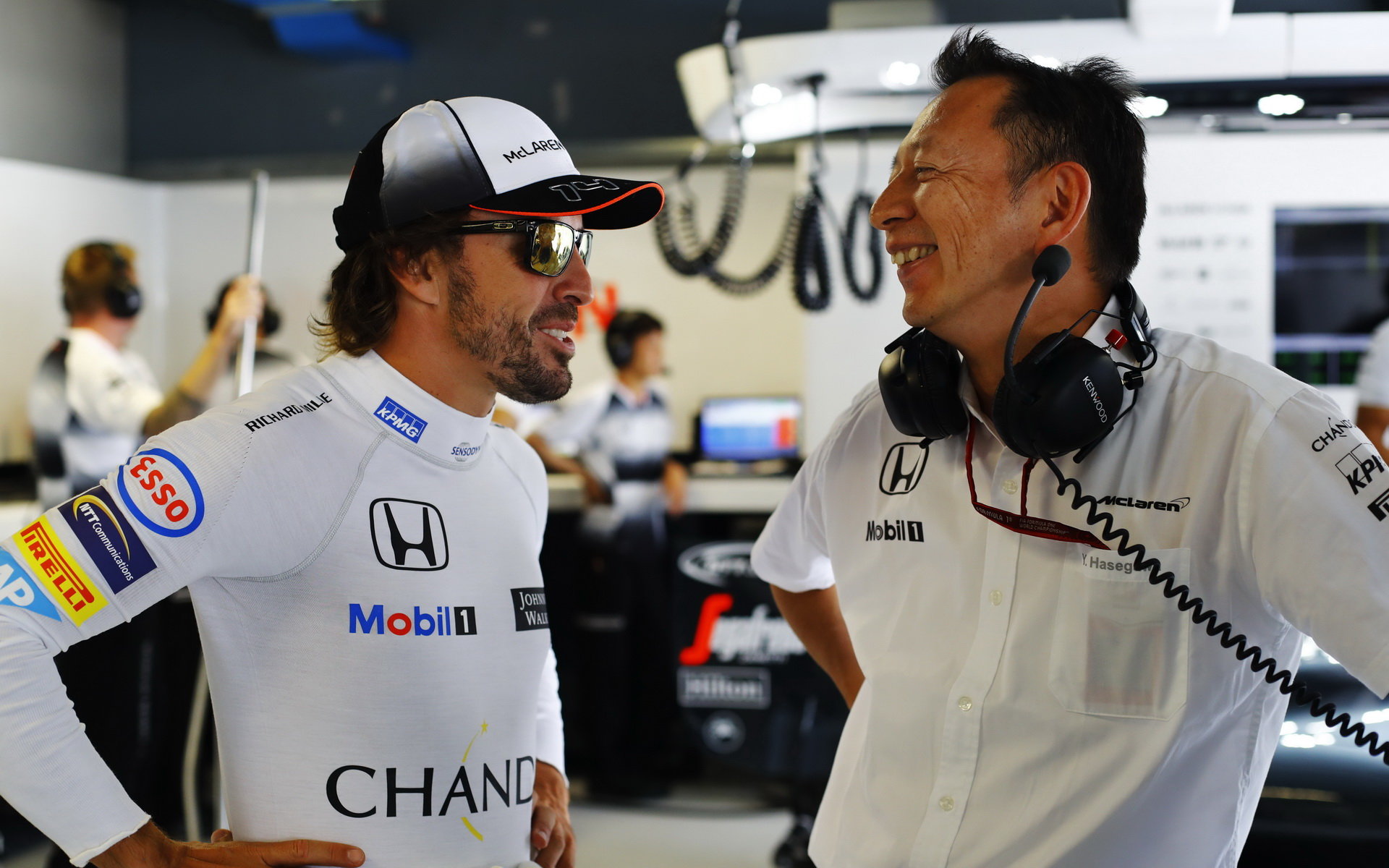 Fernando Alonso a Jusuke Hasegawa v Monze