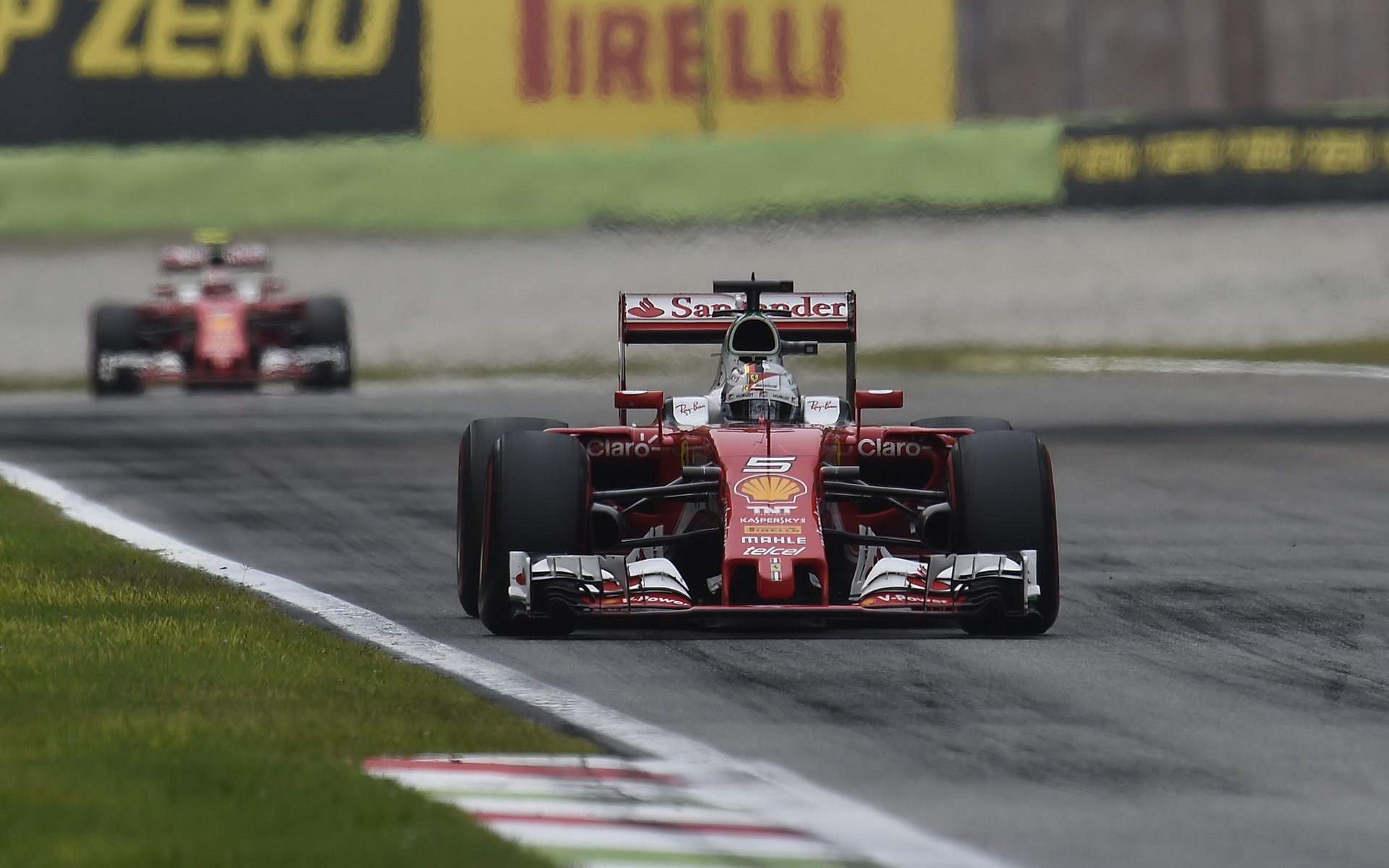 Sebastian Vettel dojel v Monze třetí, jeho týmový kolega Räikkönen čtvrtý