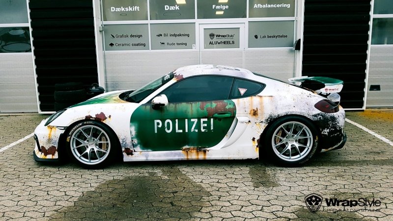 Porsche Cayman v úpravě "koroze"