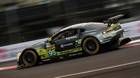 Aston Martin Vantage #95 posádky Nicki Thiim, Marco Sorensen