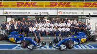 Hromadná fotografie týmu Sauber v Monze