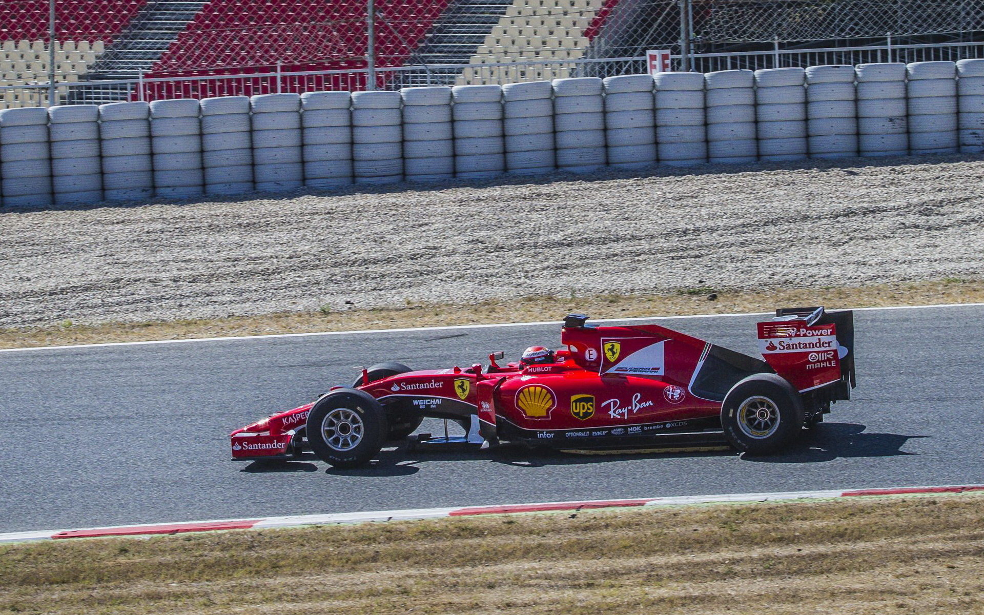 Ferrari při testu širších pneumatik Pirelli pro sezónu 2017