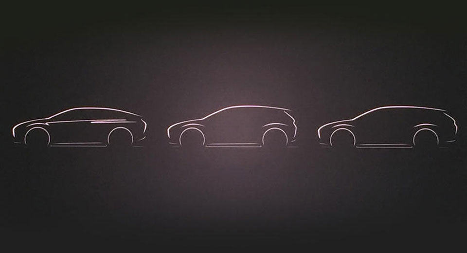 Hyundai plánuje na základě i30 celou rodinu, vypadá to i na čtyřdveřové kupé.