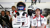 Mark Webber a Timo Bernhard z posádky vozu Porsche #1 při závodě 6 Hours of Mexico