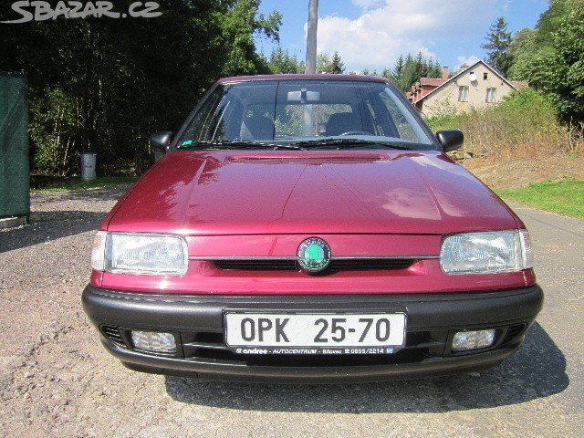 Na prodej je Škoda Felicia s minimem kilometrů a v úžasném stavu.