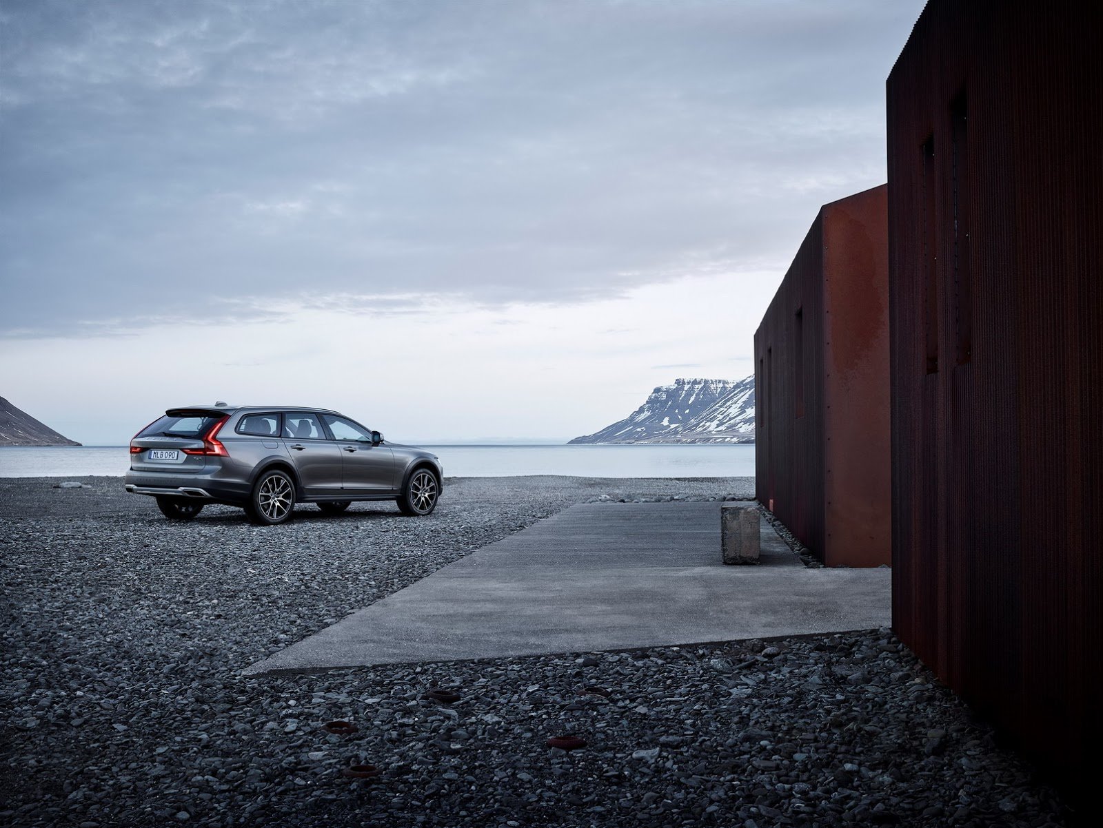 Volvo V90 Cross Country je nejstylovějším a posledním modelem řady 90.
