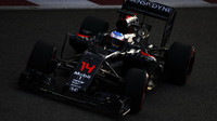 Fernando Alonso v kvalifikaci v Singapuru