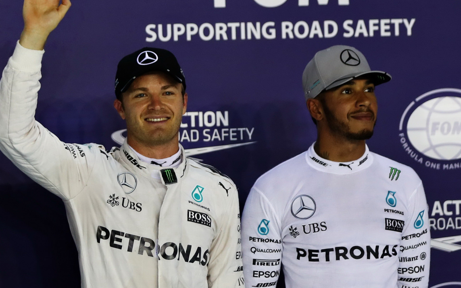 Nico Rosberg a Lewis Hamilton kvalifikaci v Singapuru