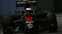Jenson Button v závodě v Singapuru