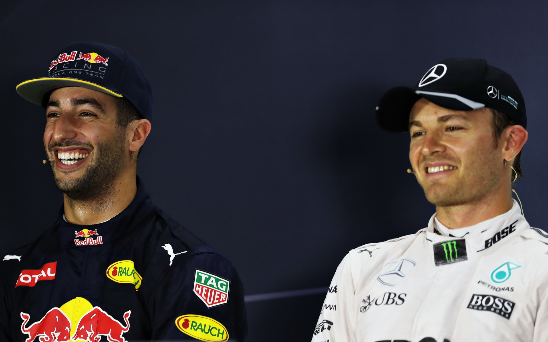 Danile Ricciardo a Nico Rosberg na tiskovce po kvalifikaci v Singapuru
