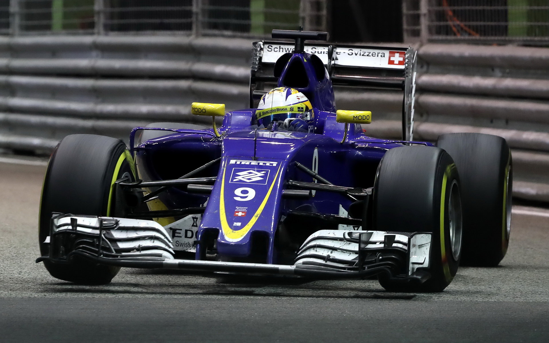 Marcus Ericsson v závodě v Singapuru