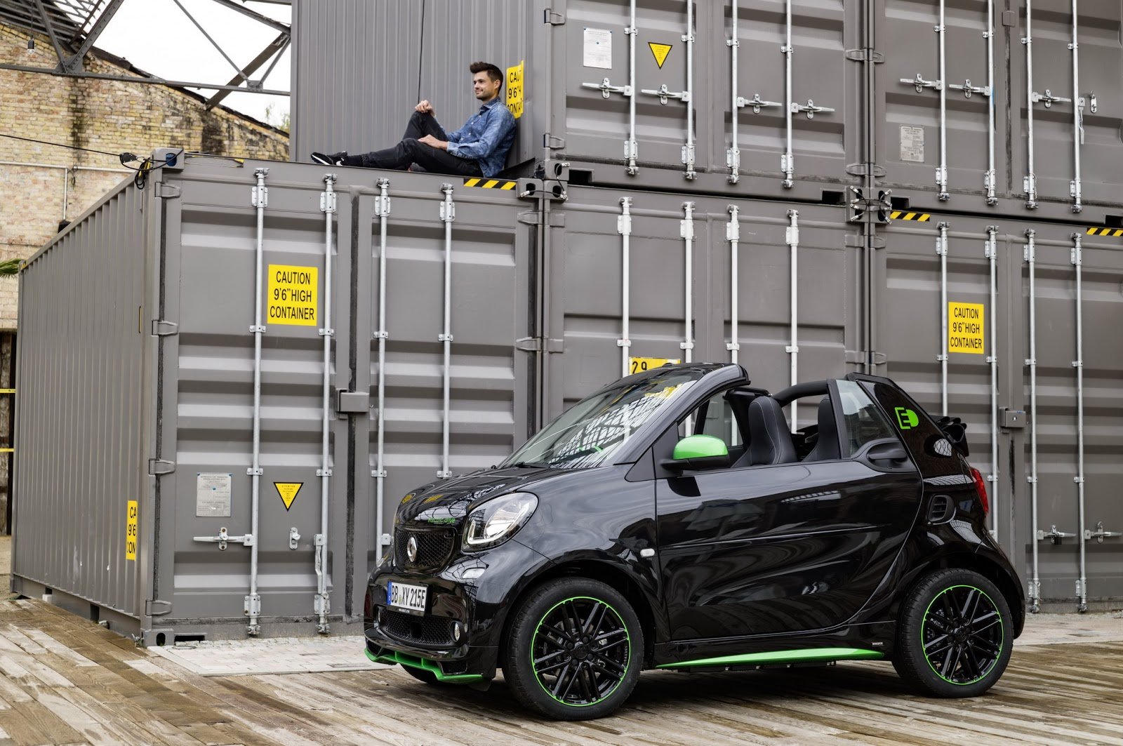 Smart ForTwo Cabrio přijíždí v elektrickém provedení electric drive.