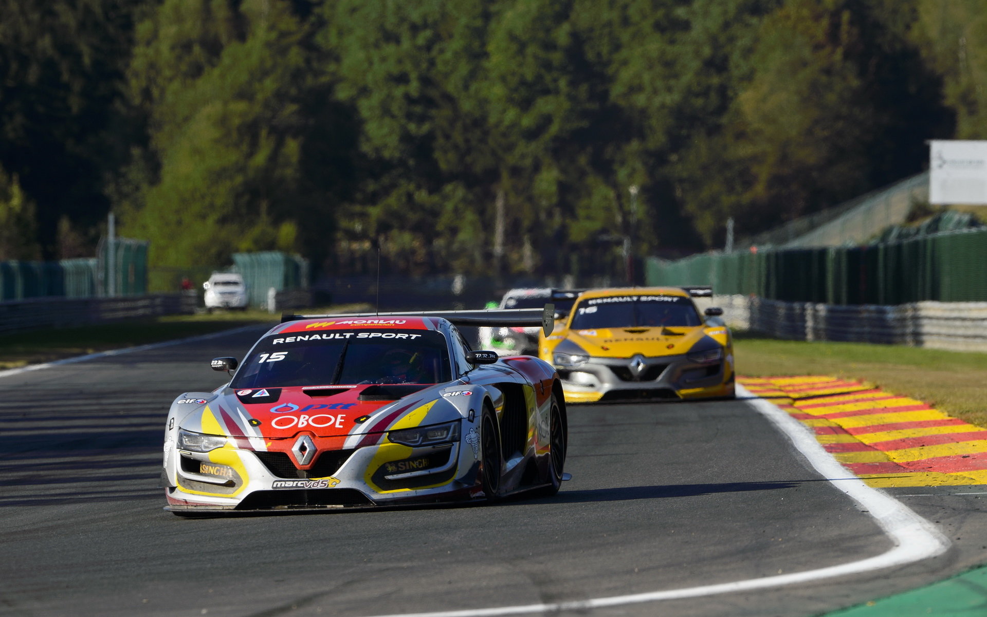 Robert Kubica s Renaultem RS01 v Renault Sport Trophy na okruhu Spa-Francorchamps