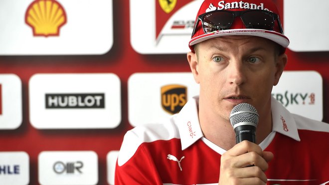 Kimi Räikkönen si stěžuje na pomalé piloty