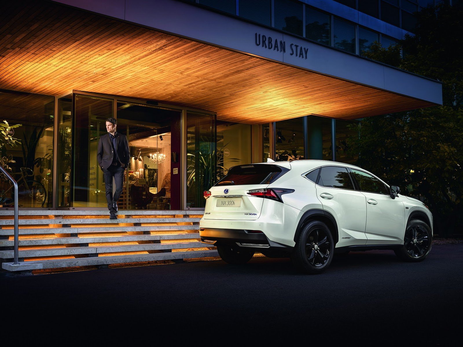 Lexus NX se představuje v provedení Sport.