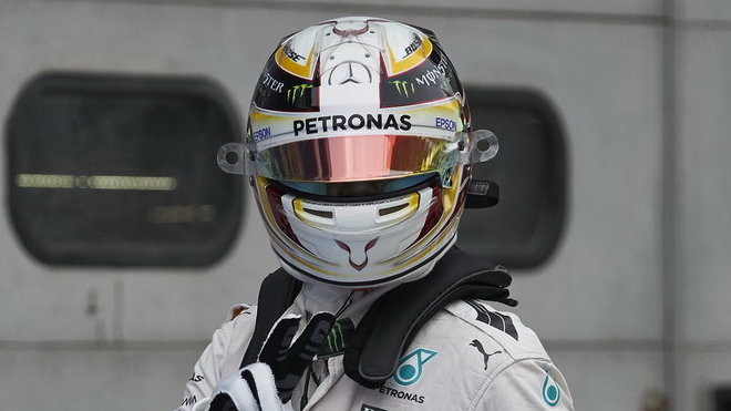 Lewis Hamilton prožil chvíle, kdy si nejspíš nedával pozor na jazyk