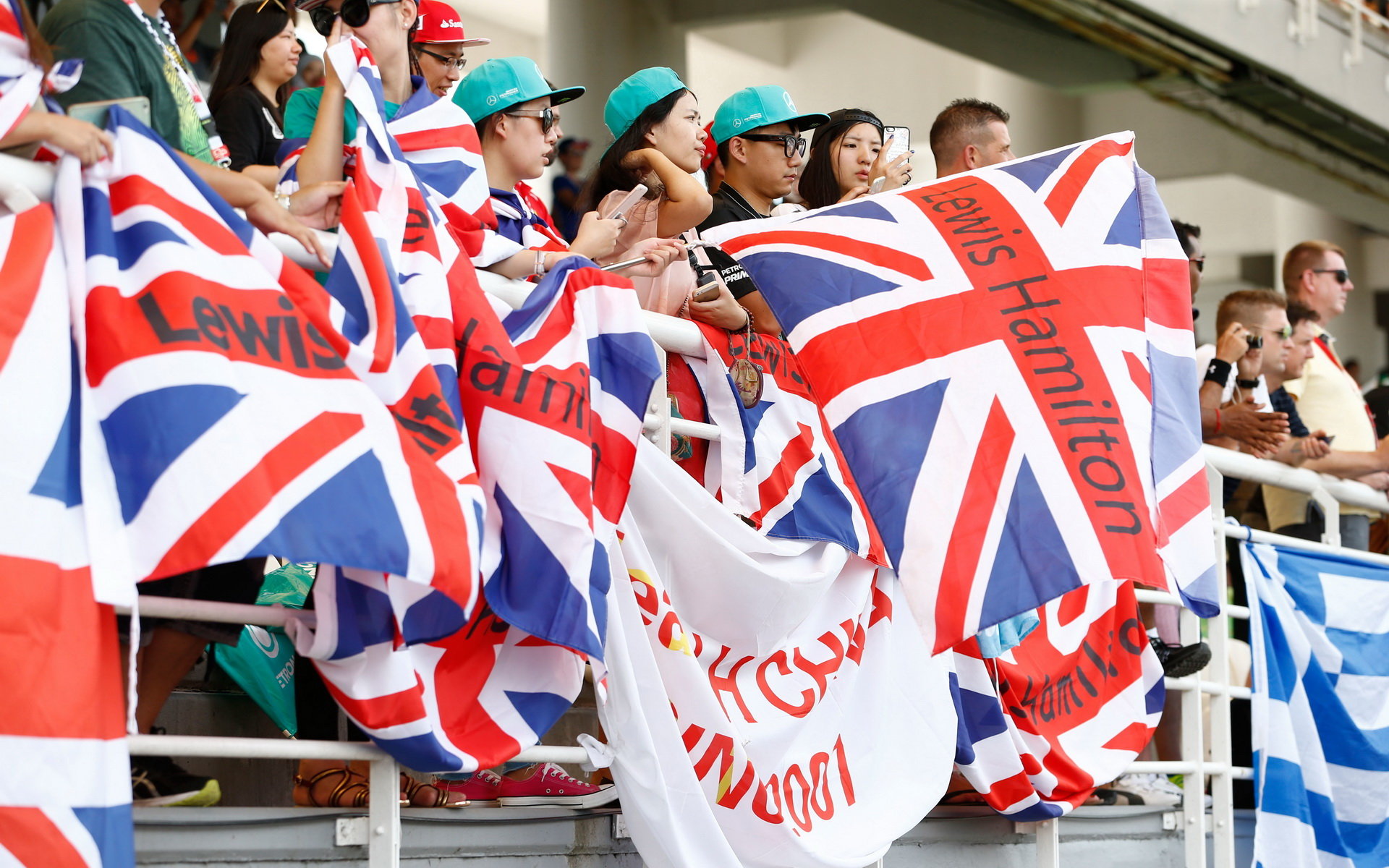 Fanoušci Lewise Hamiltona v závodě v Malajsii