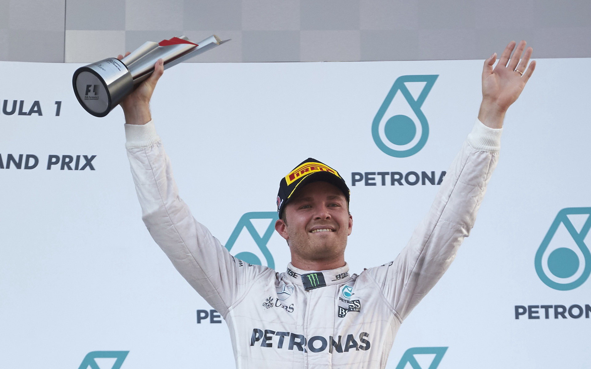 Nico Rosberg na pódiu po závodě v Malajsii