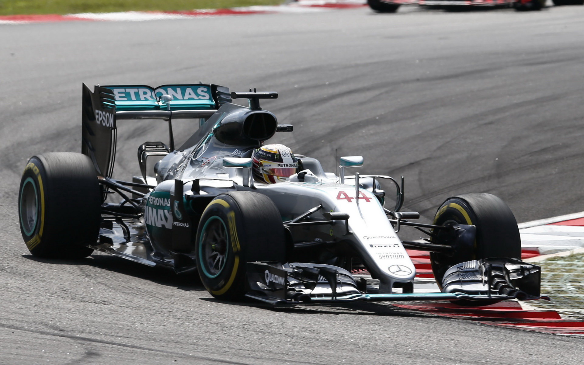 Lewis Hamilton v závodě v Malajsii