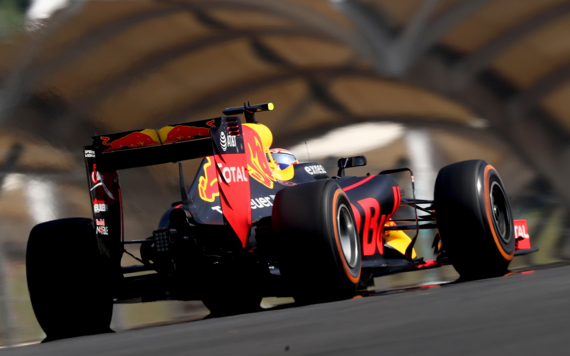 Red Bull je odhodlán udržet druhé místo v šampionátu konstruktérů před Ferrari