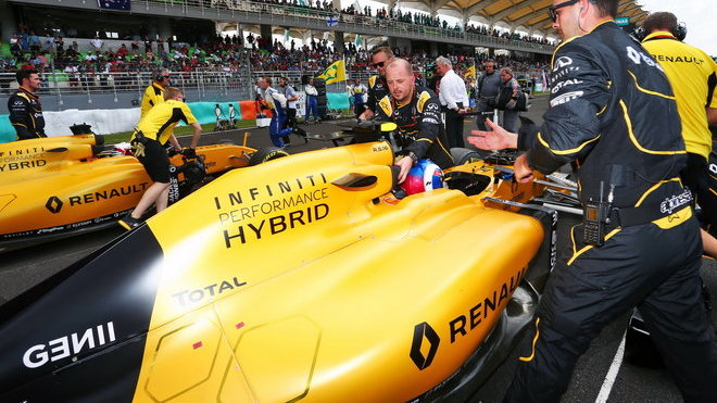 Renault začíná roztáčet přestupový trh. Koho nakonec uloví?