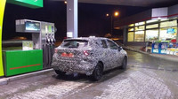 Nový Nissan Micra přistižen v Praze na čerpací stanici