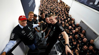 Niki Lauda, Nico Rosberg, Lewis Hamilton, Toto Wolff, Paddy Lowe a Andy Cowell