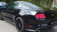 Ministerstvo vnitra prodává v aukci zabavená auta kvůli trestné činnosti, zde Ford Mustang.