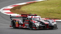 Audi R18 e-tron quattro posádky Oliver Jarvis, Lois Duval, Lucas Di Grassi na trati Fuji Speedway