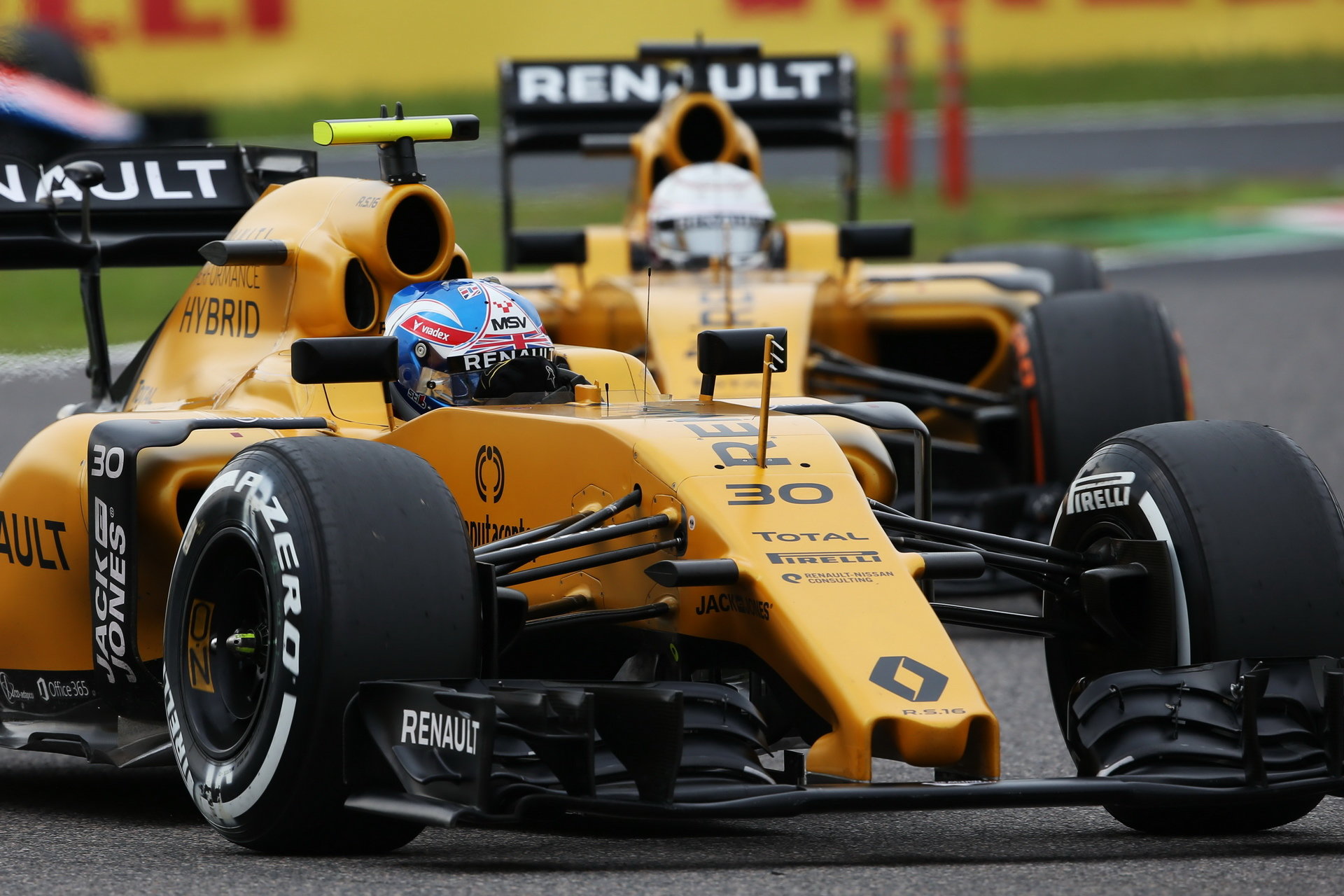 Kdo ze současných pilotů Renaultů půjde "z kola ven"?