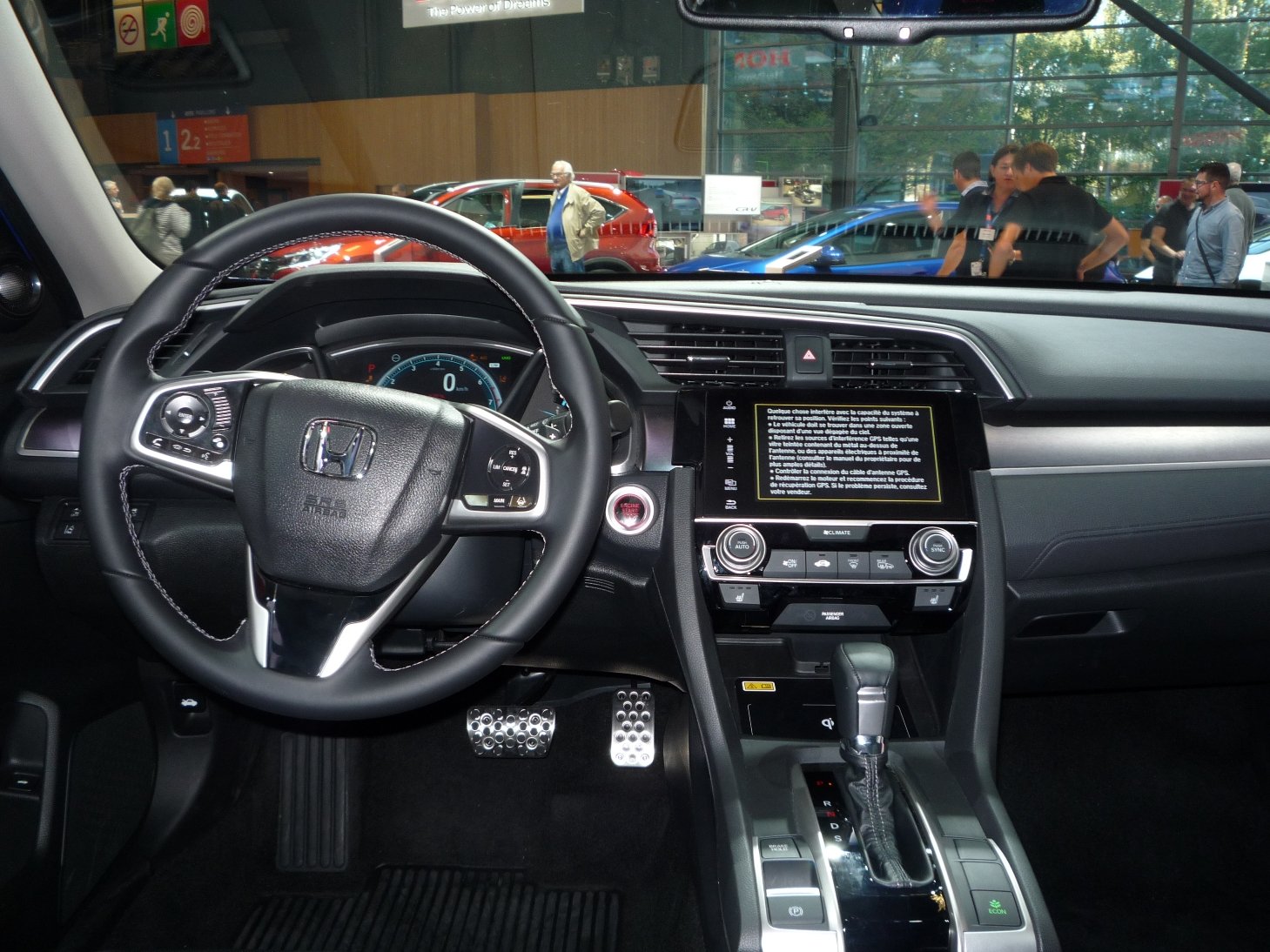 Hondu Civic desáté generace jsme poprvé vyzkoušeli na pařížském autosalonu.