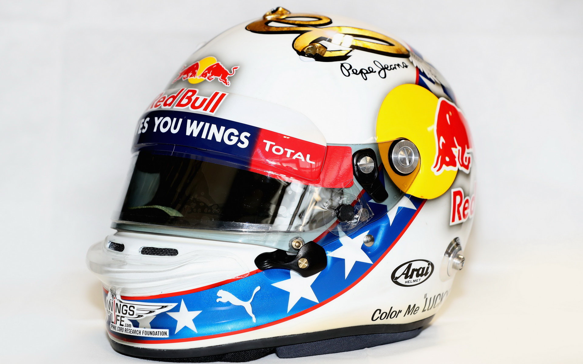 Nový design přilby Daniela Ricciarda v Austinu