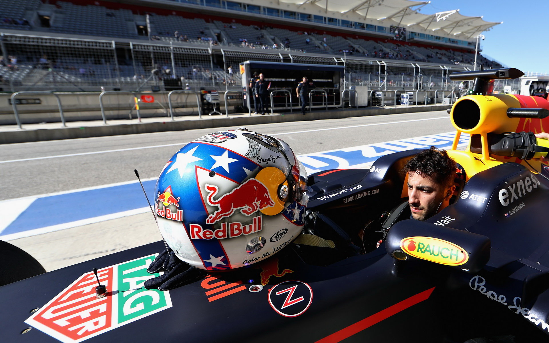 Daniel Ricciardo při pátečním tréninku v Austinu