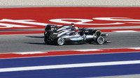Fernando Alonso a Lewis Hamilton při pátečním tréninku v Austinu